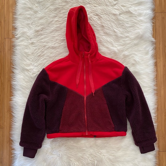 GAP Fit Red Purple Colorblock Hooded Sherpa Fleece Cropped Jacket Petite - Picture 2 of 11
